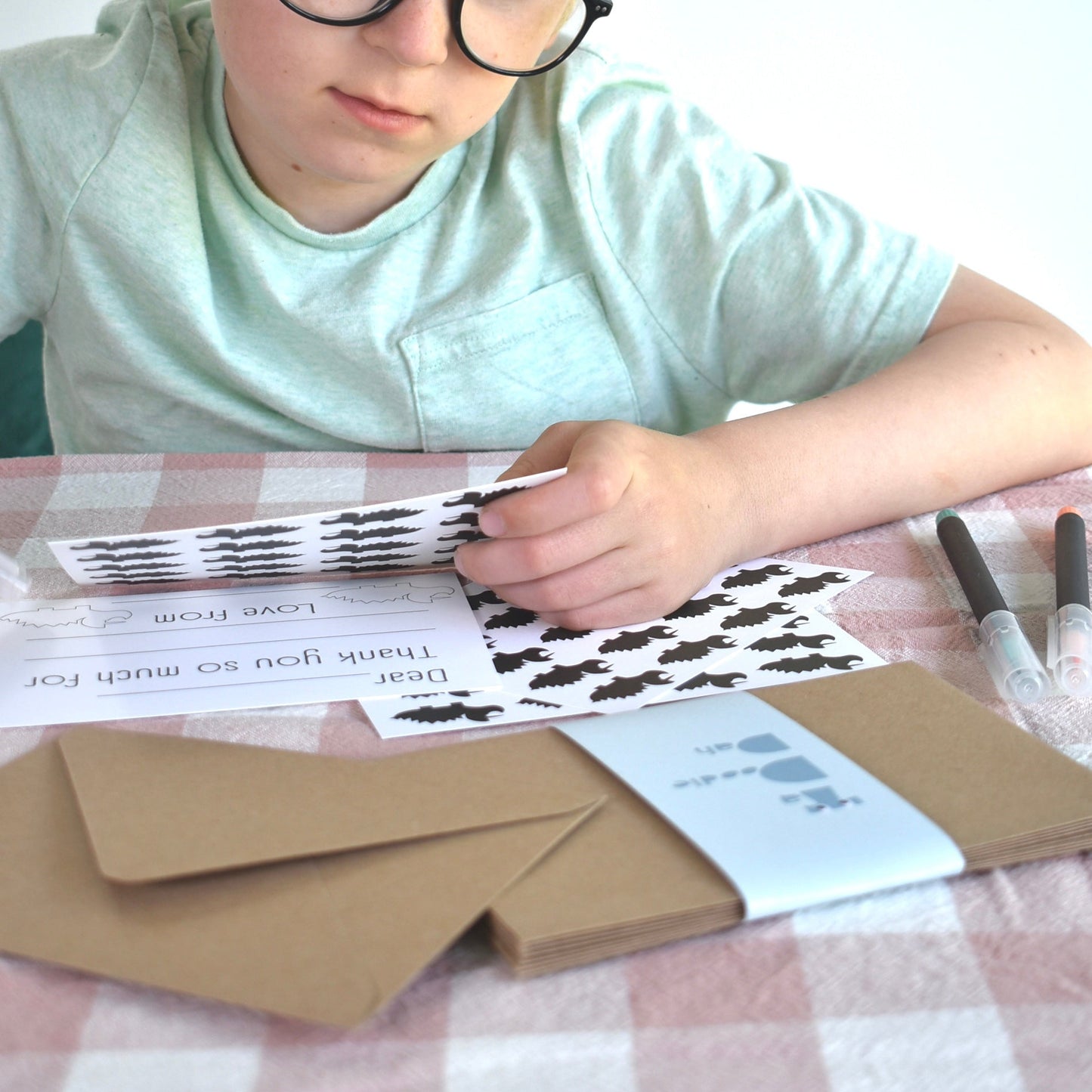 Fill in the gaps, colouring, set of 10 Dinosaur thank you cards for kids with envelopes